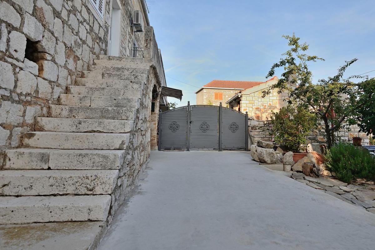 House Tihana Donje Selo na Šolti Exterior foto